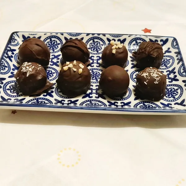 3-ingredient coconut balls