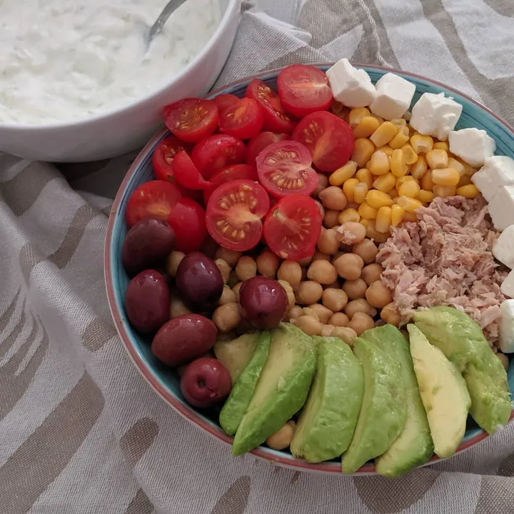Buddha bowl de garbanzos con tzatziki