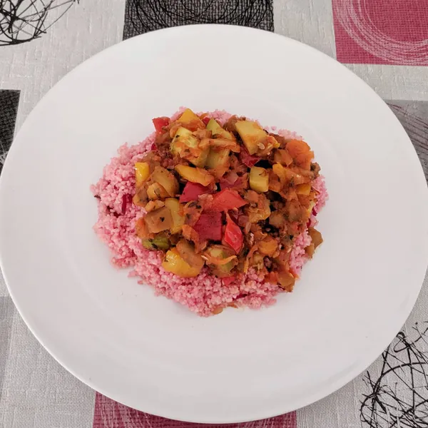 Cous-cous rosa con verduras estilo samfaina