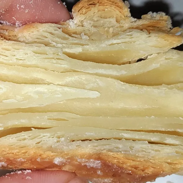 Croissants con masa de hojaldre comprada glaseados
