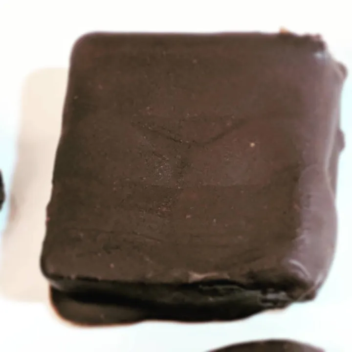Delicias de frutos secos y chocolate