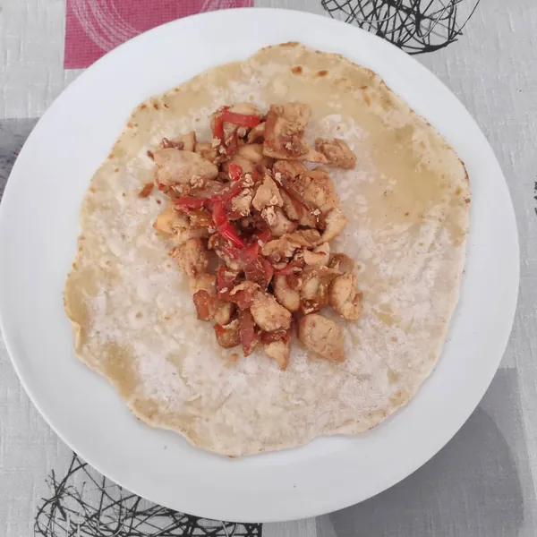 Fajitas de pollo con tortillas casera