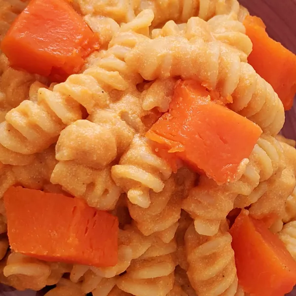 Fusilli con salsa de calabaza
