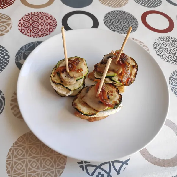 Courgette, goat's cheese, mushroom and caramelised onion pinchos