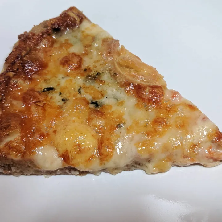 Five-cheese pizza with a three-flour dough