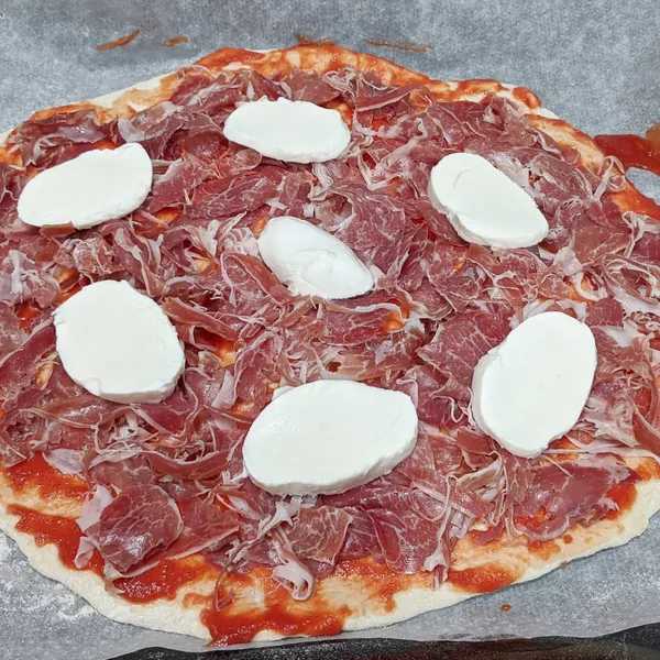 Gourmet Iberian ham pizza