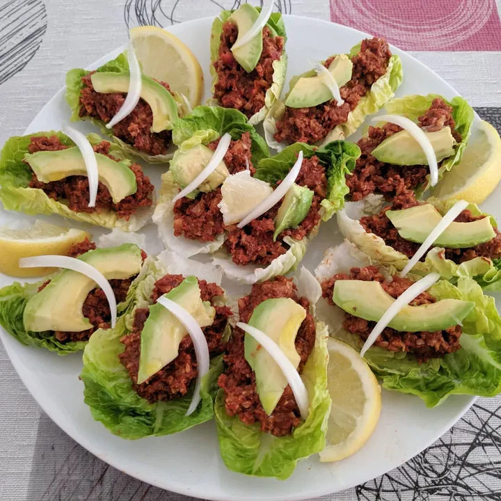 Raw Vegan walnut taco (no-)meat