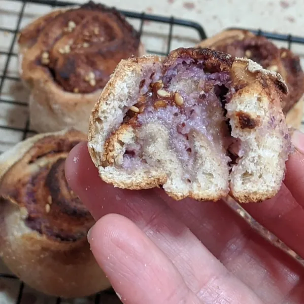 Red cabbage pesto pizza pinwheels