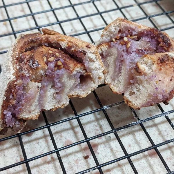 Red cabbage pesto pizza pinwheels