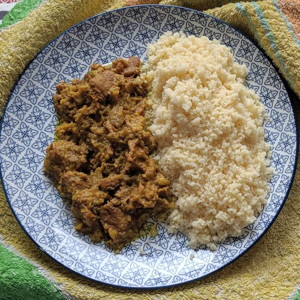 Tajín de cordero y berenjena con cous-cous