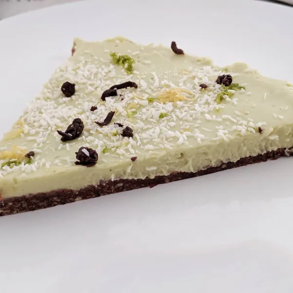 Tarta fría de aguacate y lima limón