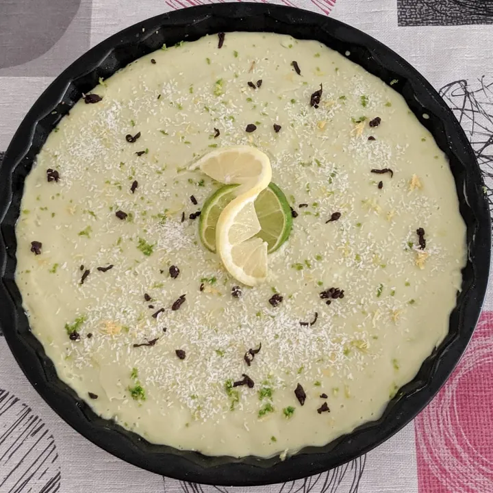 Tarta fría de aguacate y lima limón