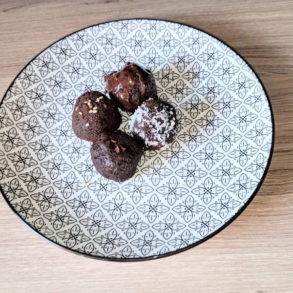 Vegan brownie truffles