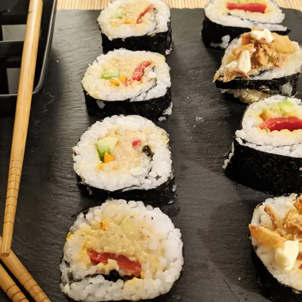 Vegan hummus sushi