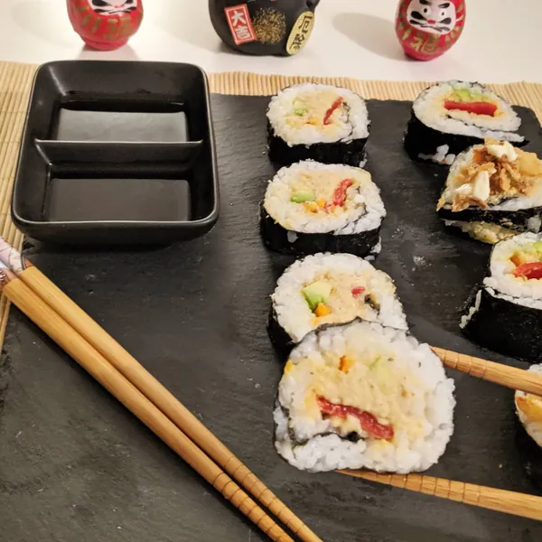 Vegan hummus sushi