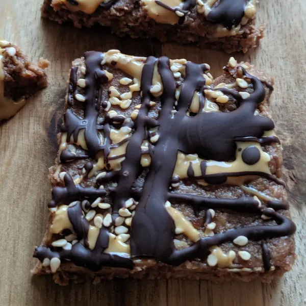 Vegan tahini energy bars